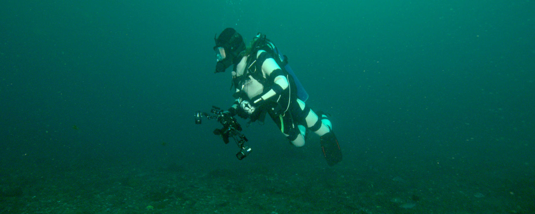 How Can Patterns on a Wetsuit Deter Sharks? Shark Week Discovery