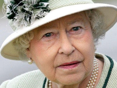 It's pretty much impossible for the general public to get their hands on the Queen of England's most prized possessions. Around the world, royals' castles, tiaras and other fine jewelry are kept under pretty tight surveillance, so unless you're willing to go through their trash (which, let's face it, some people probably do), you're not likely to find much of value. Of course, you could hit the jackpot when cleaning out Aunt Edna's attic, but most royal enthusiasts opt instead to purchase cast-aside knickknacks and mass-produced memorabilia to expand their collections honoring the most powerful families in the world.