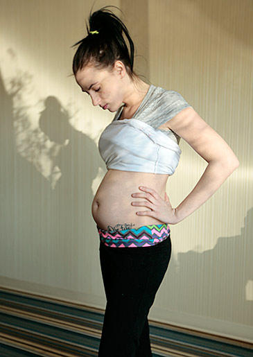 Mellie ponders how best to bling out her baby bump.