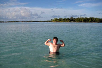 Bill and Jen always know how to have a good time, whether it's at home, or away. They spent their honeymoon in Bora Bora, where Bill enjoyed flexing his muscles in the Pacific Ocean.