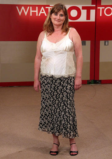 Deborah called this her going-out ensemble. But Stacy and Clinton weren't so convinced that an outfit she deemed both date night and church appropriate was really working for her. Also, the skirt's length and top's fit were serious misses.