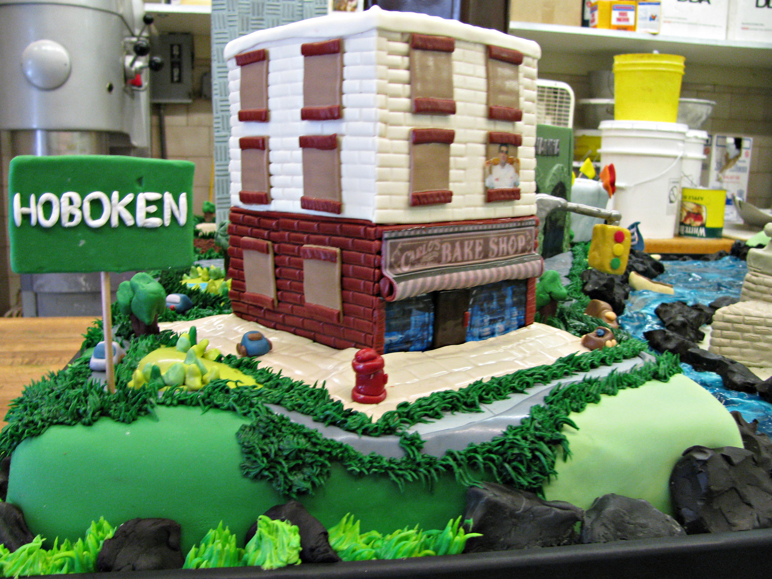 cake-boss-list-hoboken-cake-2600