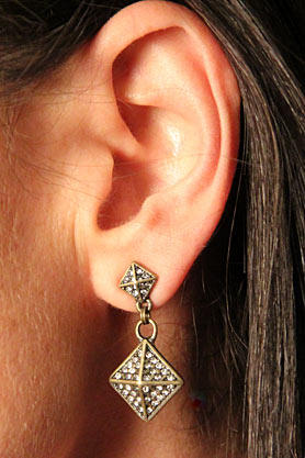 stacys-closet-907-shop-days-earrings