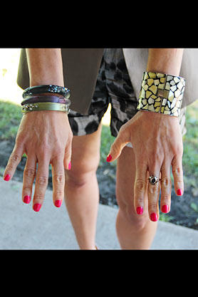 stacys-closet-910-rebecca-hit-accessories