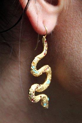 stacys-closet-910-rebecca-studio-earrings2
