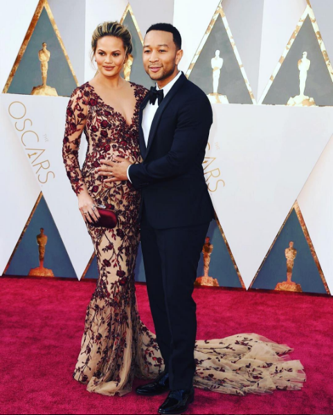 Chrissy Teigen on red carpet at 2016 oscars