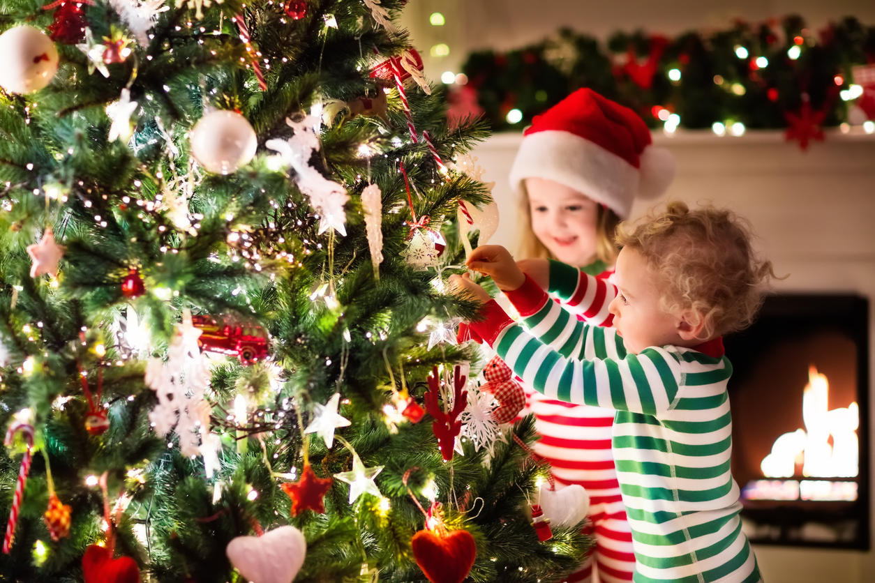 how to decorate your tree like a pro tlcme tlc how to decorate your tree like a pro tlcme tlc