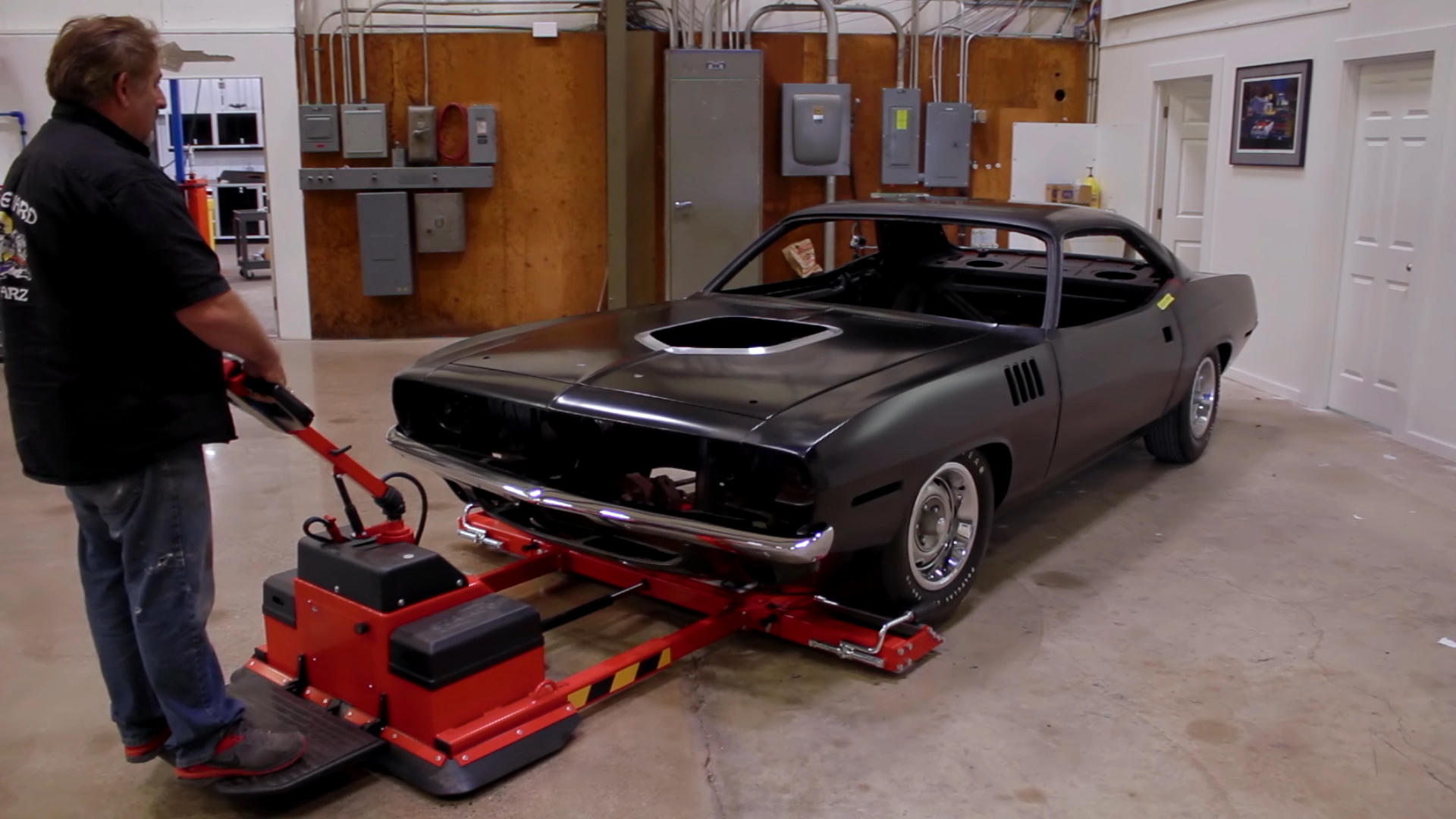 the-return-of-the-1971-cuda-graveyard-carz-velocity