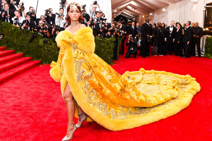 met-gala-2015-rihanna