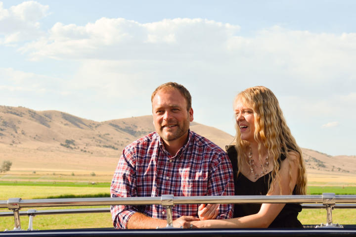 Robyn and Brady celebrated their special date with a carriage ride and a romantic al fresco dinner.
