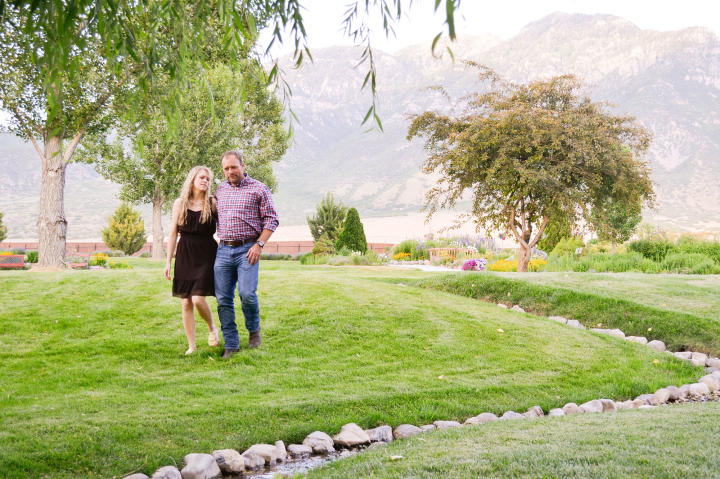 Brady surprised Robyn with a ring and a poem.