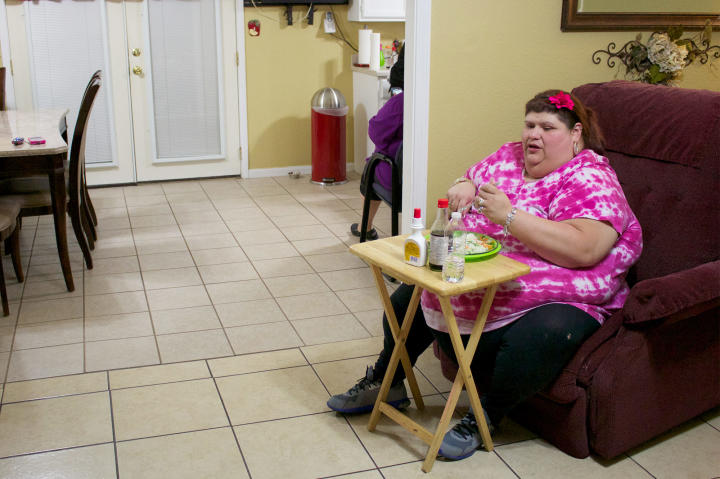 my-600-lb-life-308-laura-06