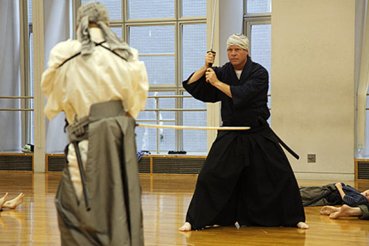 Jim Bob and the Duggar boys learn how some basic samurai skills.