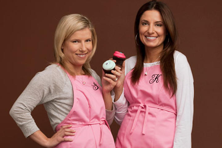 Sophie and Katherine chatted for more than four hours with their cupcake-loving Facebook fans! Here are photos from the chat and the sisters' professional feedback -- baker to baker!