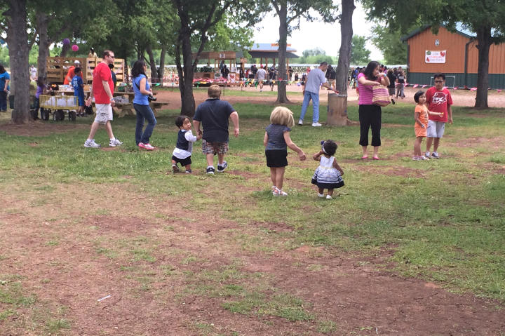 For a fun family activity, they head to a farm to pick strawberries, participate in an Easter egg hunt, and pet some farm animals.