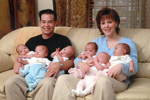 America's first glimpse of Jon and Kate Gosselin and their sextuplets was on Surviving Twins and Sextuplets on the Discovery Health channel way back in 2005.