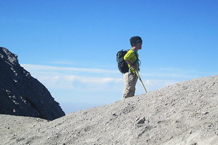 Zach Roloff mid-climb.