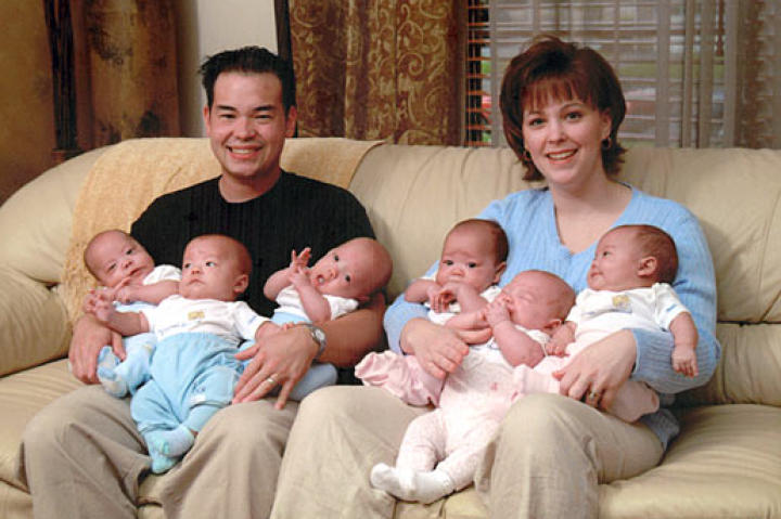 America's first glimpse of Jon and Kate Gosselin and their sextuplets was on Surviving Twins and Sextuplets on the Discovery Health channel way back in 2005.