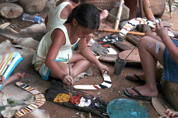 Hannah paints her very own boomerang! (Muru Mittigar in NSW, Australia)