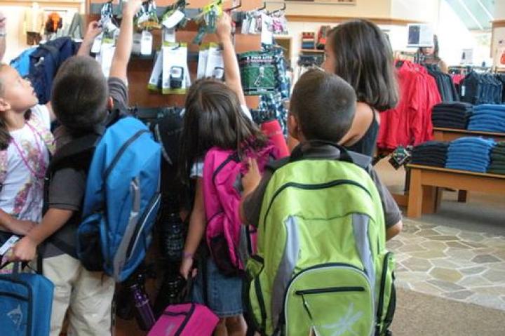Shopping frenzy!!! Sextuplets on the loose!