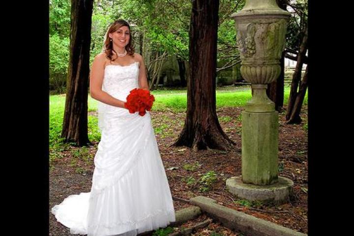 Editza in her wedding gown.