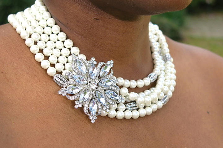 Mia's necklace