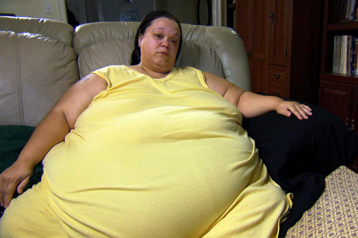 Tara's life has been very difficult. When she was young, her father died, and later in life, she was raped. As Tara explains it, she put on weight to make herself unattractive to men. "Food has always been my safe haven," she says.