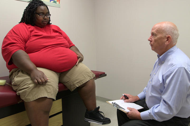 Jennifer explains to the doctor how much mattress foam she eats a day.