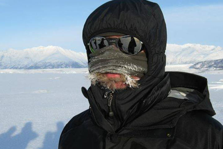 3. You rock a scarf in extreme cold.