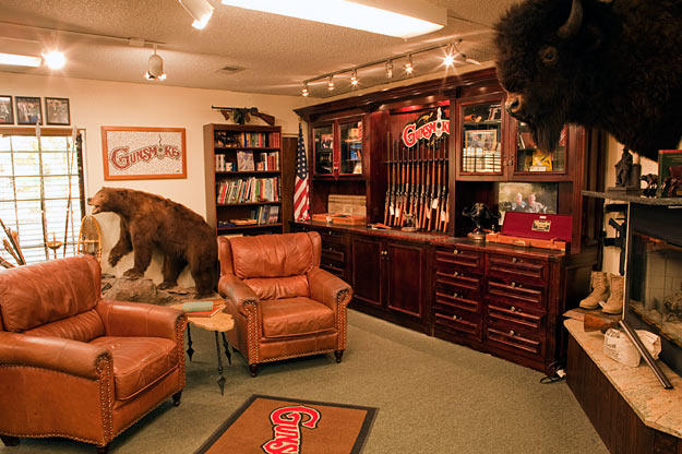 The very comfortable Gunsmoke customer lounge where you're welcome to hang out and talk about guns, freedom and just about anything else that's frontier-friendly.