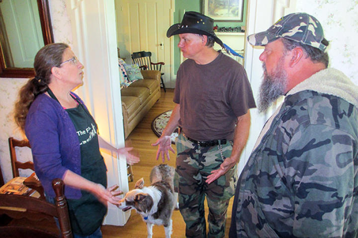 Turtleman and Neal talk to bed and breakfast owner Angie Martin about her animal nuisance problem.
