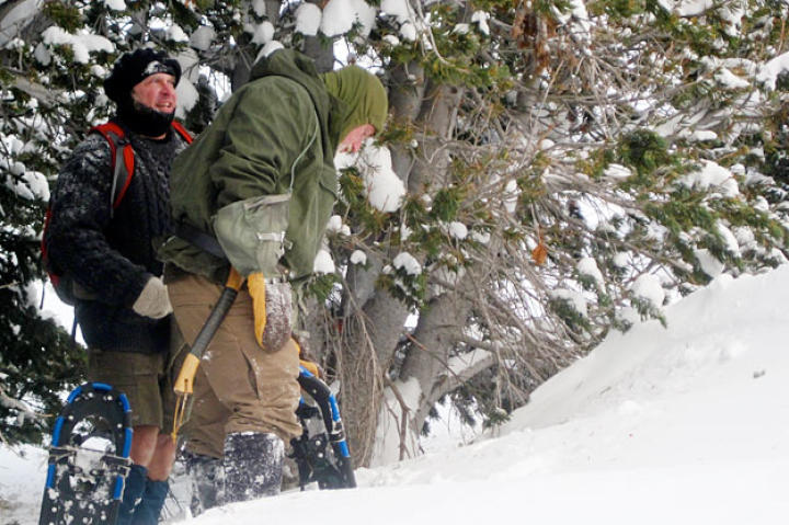 With night coming fast, the pair get to work building a snow cave, the quickest way to find warmth in the midst of winter.