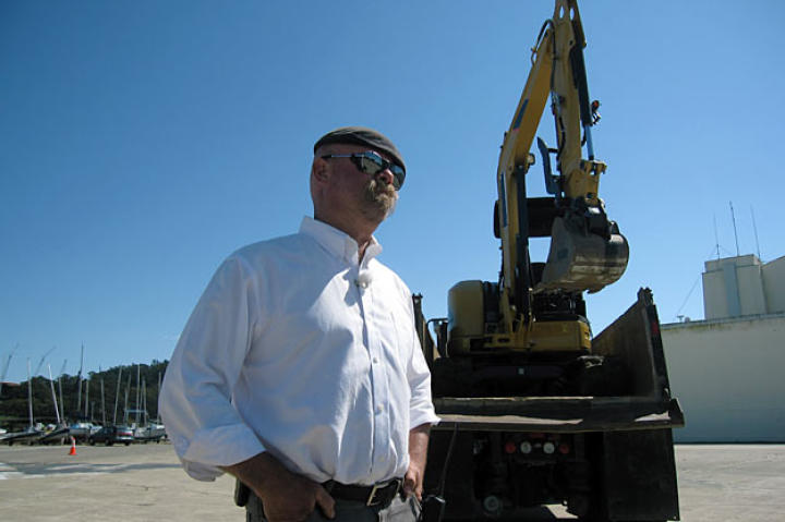 Jamie Hyneman has said, "For some reason, I've always enjoyed working with earth-moving equipment."