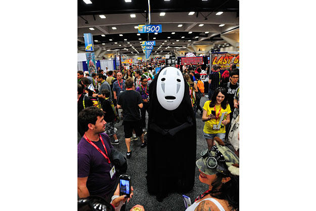 Adam Savage went incognito on the Comic Con floor as the character No-Face from Hayao Miyazaki's animated film,