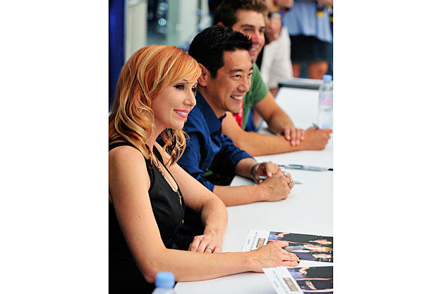 On Saturday, July 23, 2011, Kari Byron, Grant Imahara and Tory Belleci signed autographs and met with fans for an hour and a half at Comic Con.