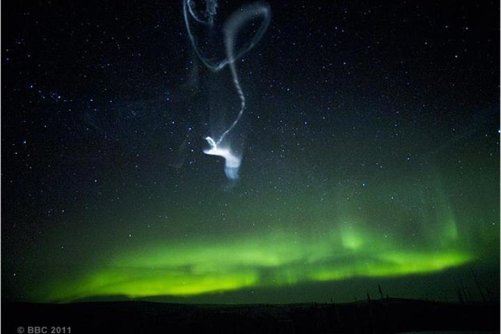 Time-lapse of the "dancing" northern lights.