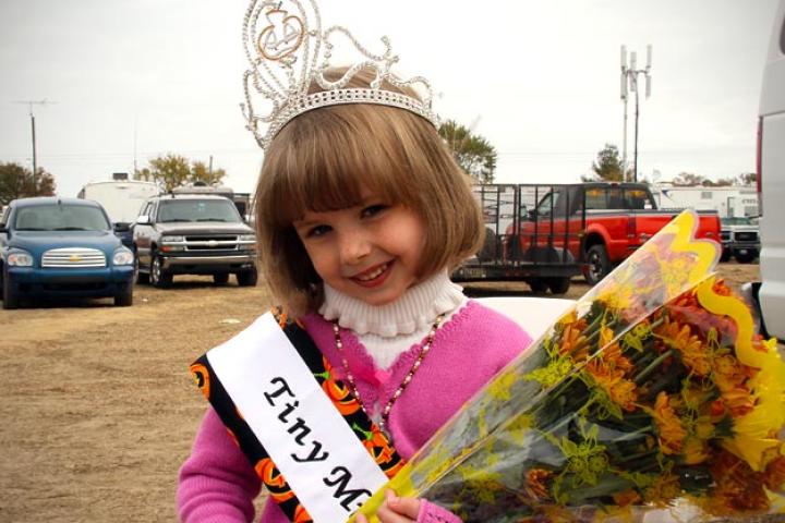The prettiest Little Miss Punkin Chunkin ever!