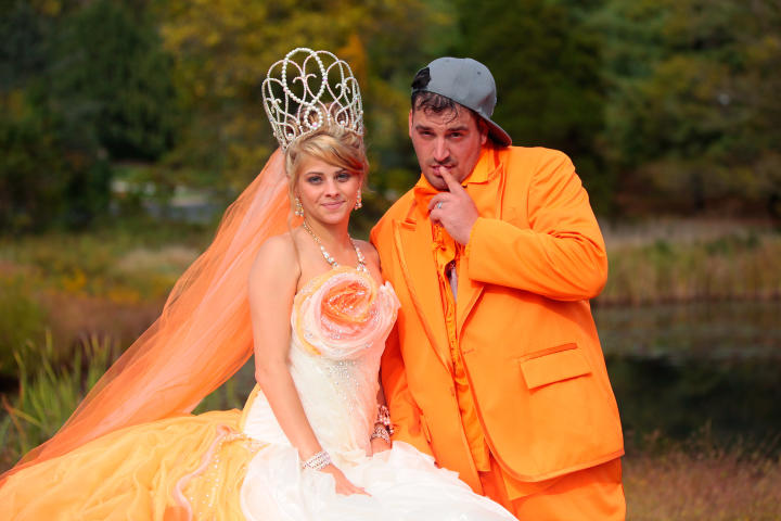 Gorger bride Brittany agreed to have a traditional gypsy wedding to please her fiance, Peewee. She'd never worn a dress or high heels before, but those weren't the only obstacles she faced on her wedding day: she had to get past the groom's mother Lottie, who wasn't too happy about Peewee marrying her!