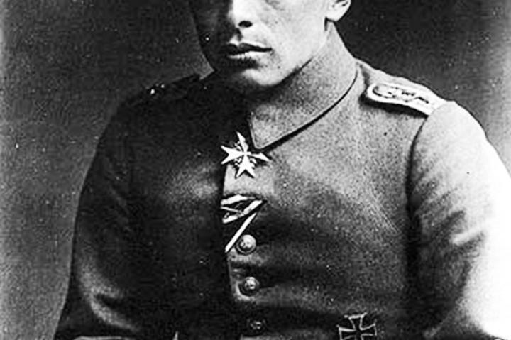 Though he did not reach the numbers that some of his German contemporaries did Oswald Boelcke was a pioneer tactician who greatly influenced generations of German combat aviators. He died during a soft crash landing because he didn't properly buckle up.
