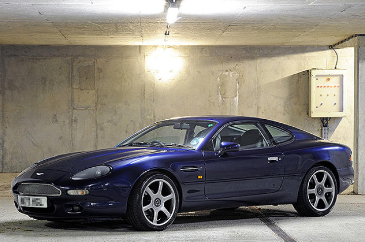 Aston Martin DB7.