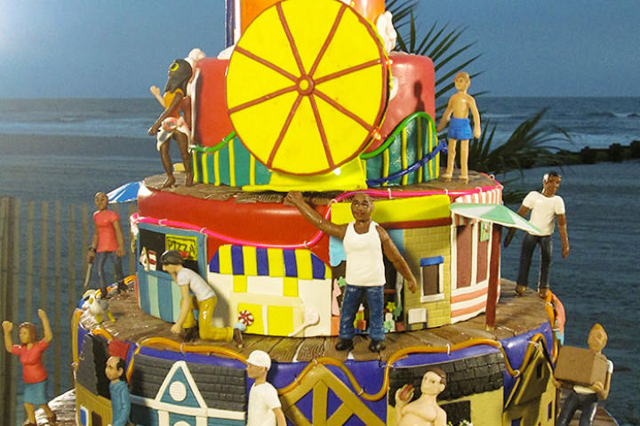 What's in it? Yellow sponge cake with vanilla buttercream frosting. Why it's Special? The ferris wheel spun and Buddy used light ropes to make sure the cake popped!