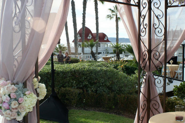 California bride Alexis had her wedding in Coronado.