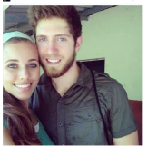 Ben sports a bit of facial hair earlier in August. Jessa doesn't seem to mind! She writes "BFFs! I'm smitten with you, Ben Seewald."