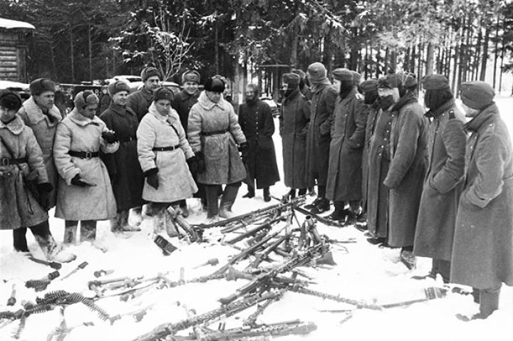 The remains of what was a heavily armed German unit surrenders on the Eastern Front, December 1941. Notice all the MG-34s.