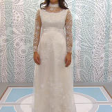 Analytical bride Jenny was after down-home elegance. She appreciated the family ties behind her handmade