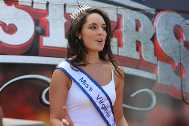 Miss Virginia announces the 5-minute warning.