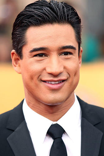 "Extra" host Mario Lopez popped the question to Courtney Mazza with the blinding aid of a 5-carat ring. He'll be sharing all the special wedding details with TLC fans when he marries in December!
