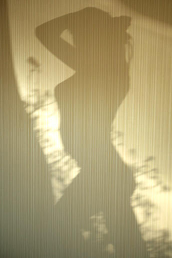 Mellie gets artistic with her expanding silhouette.