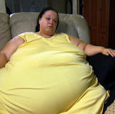 Tara's life has been very difficult. When she was young, her father died, and later in life, she was raped. As Tara explains it, she put on weight to make herself unattractive to men. "Food has always been my safe haven," she says.