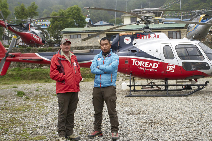 everest-rescue-4